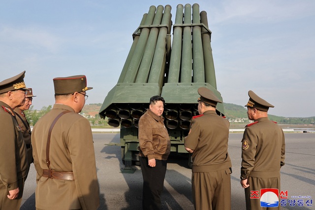 Chủ tịch Kim Jong-un gấp rút chỉ đạo chuẩn bị chiến tranh