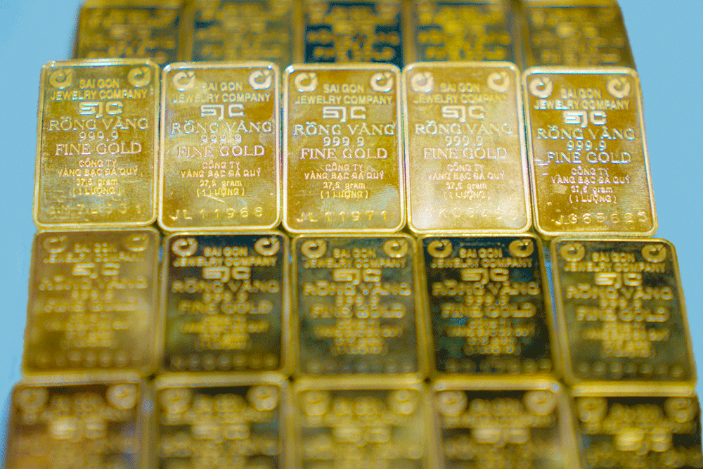 Giá vàng hôm nay lao dốc, vàng miếng SJC giảm mạnh hơn 1 triệu đồng mỗi lượng
