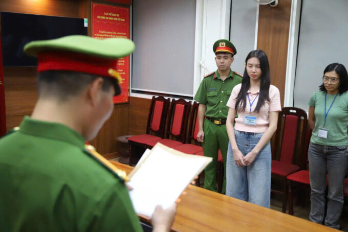 Hoa hậu Nguyễn Thúc Thùy Tiên bị tước danh hiệu
