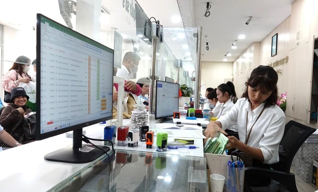 Đưa đón 461 công chức ở Bà Rịa – Vũng Tàu đi TPHCM làm việc sau sáp nhập