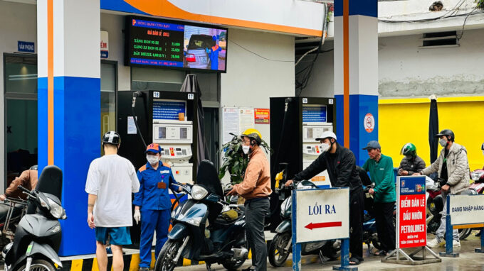Tạm biệt xăng dầu: Hà Nội tiến bước mạnh mẽ vì môi trường xanh
