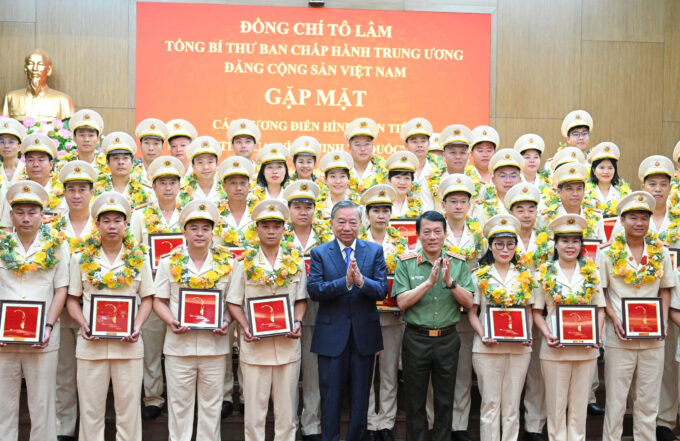 Tổng Bí thư Tô Lâm: Nhân rộng điển hình tiên tiến, lan tỏa tinh thần “vì nhân dân phục vụ”
