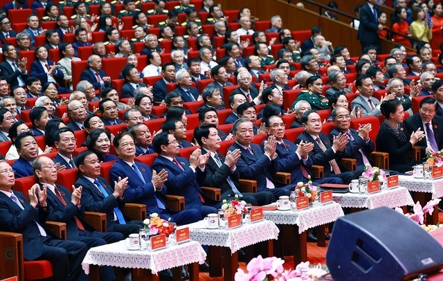 Đằng sau thịnh vượng: Những hy sinh thầm lặng của các thế hệ cán bộ liêm chính