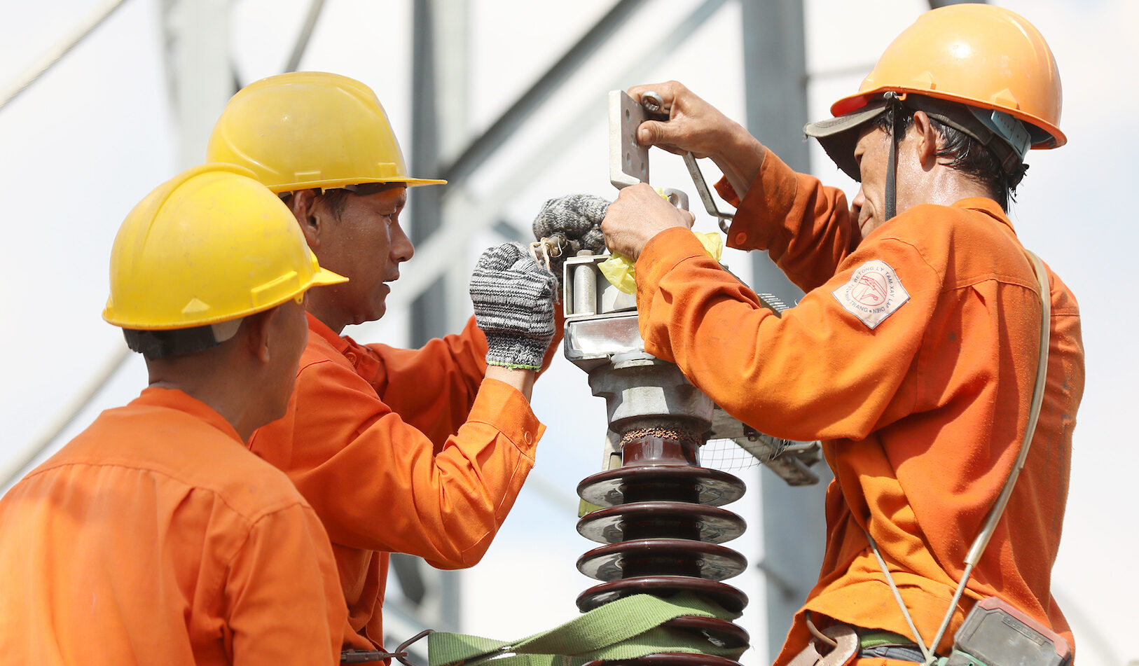 Tăng giá điện: Lo ngại hay cơ hội minh bạch hóa?