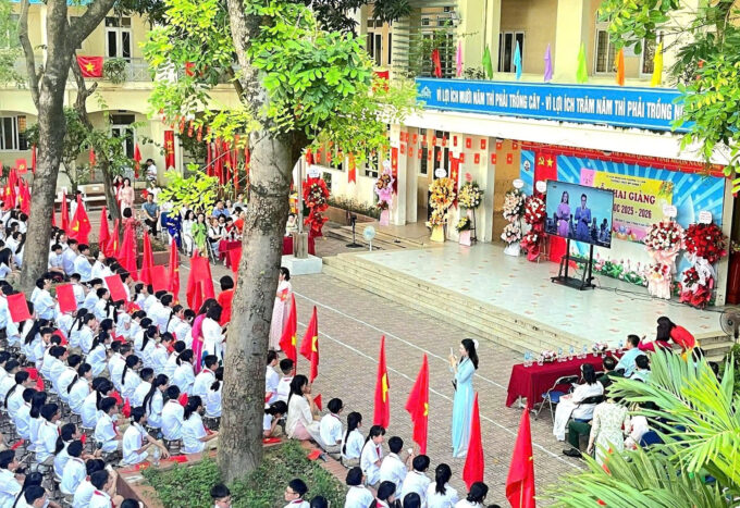 Phụ huynh băn khoăn về khoản đóng góp 40 triệu đồng mua tivi